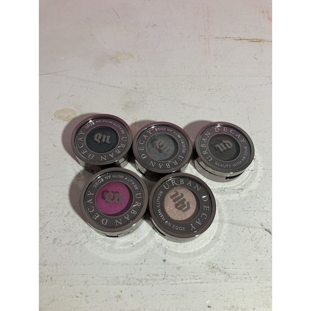 Urban Decay Lot of 5 Eyeshadows New Without BoX (UNUSED)